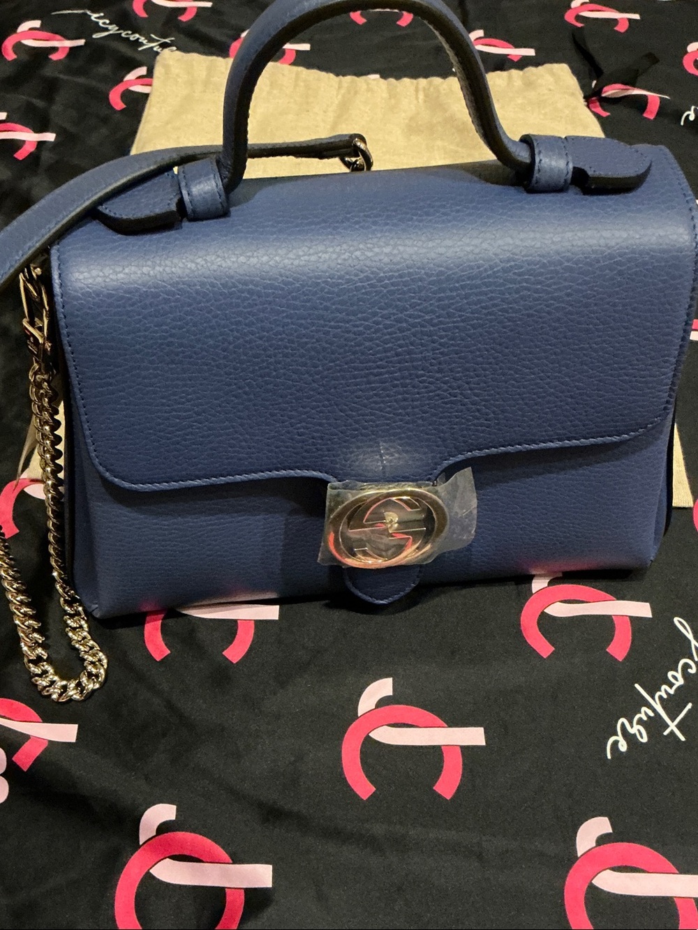 Authentic Gucci dollar calf Caspian GG logo clasp bag, new
